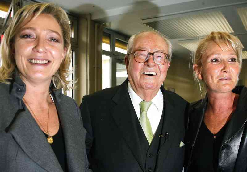 Le Pen con Marine y Yann en 2007. Fundó el Frente Nacional en 1972 con un grupo que incluía simpatizantes nazis de la época de guerra